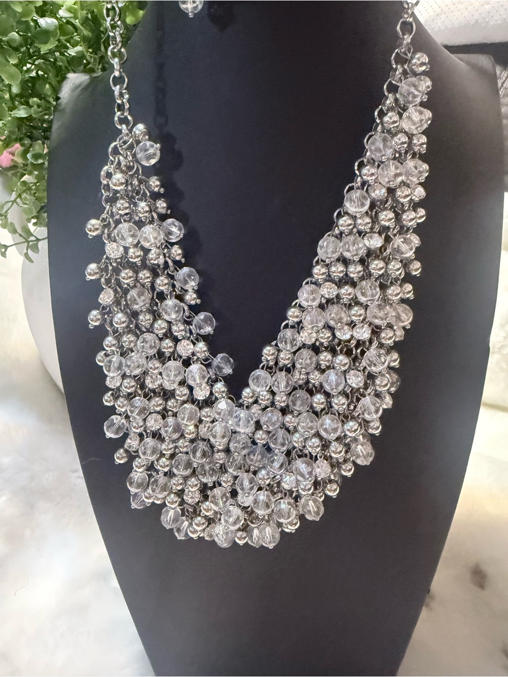 paparazzi Silver Clustered Crystal Bib Necklace with Dangle Earrings - Picture 2 of 4